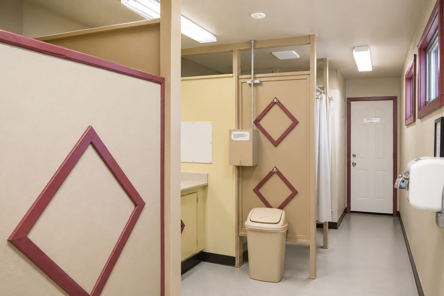 Amenities 19 Restroom